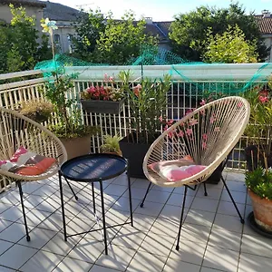 Charming Duplex With Terrace Historical Center , Arles France